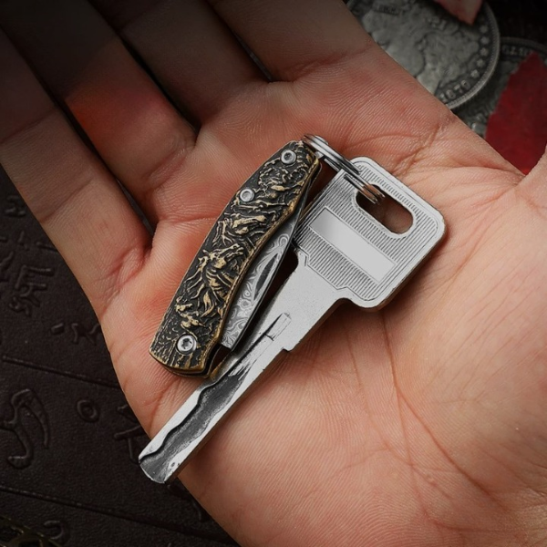 Couteau de Poche Unique