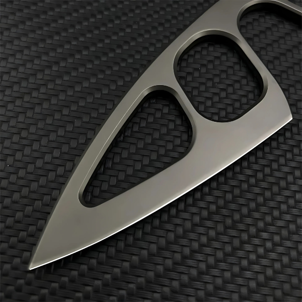 Couteau Karambit Étui